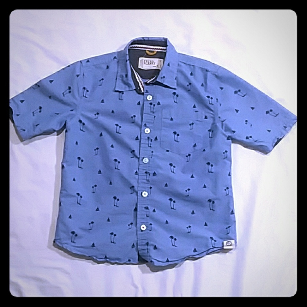 Free Planet short sleeve button shirt